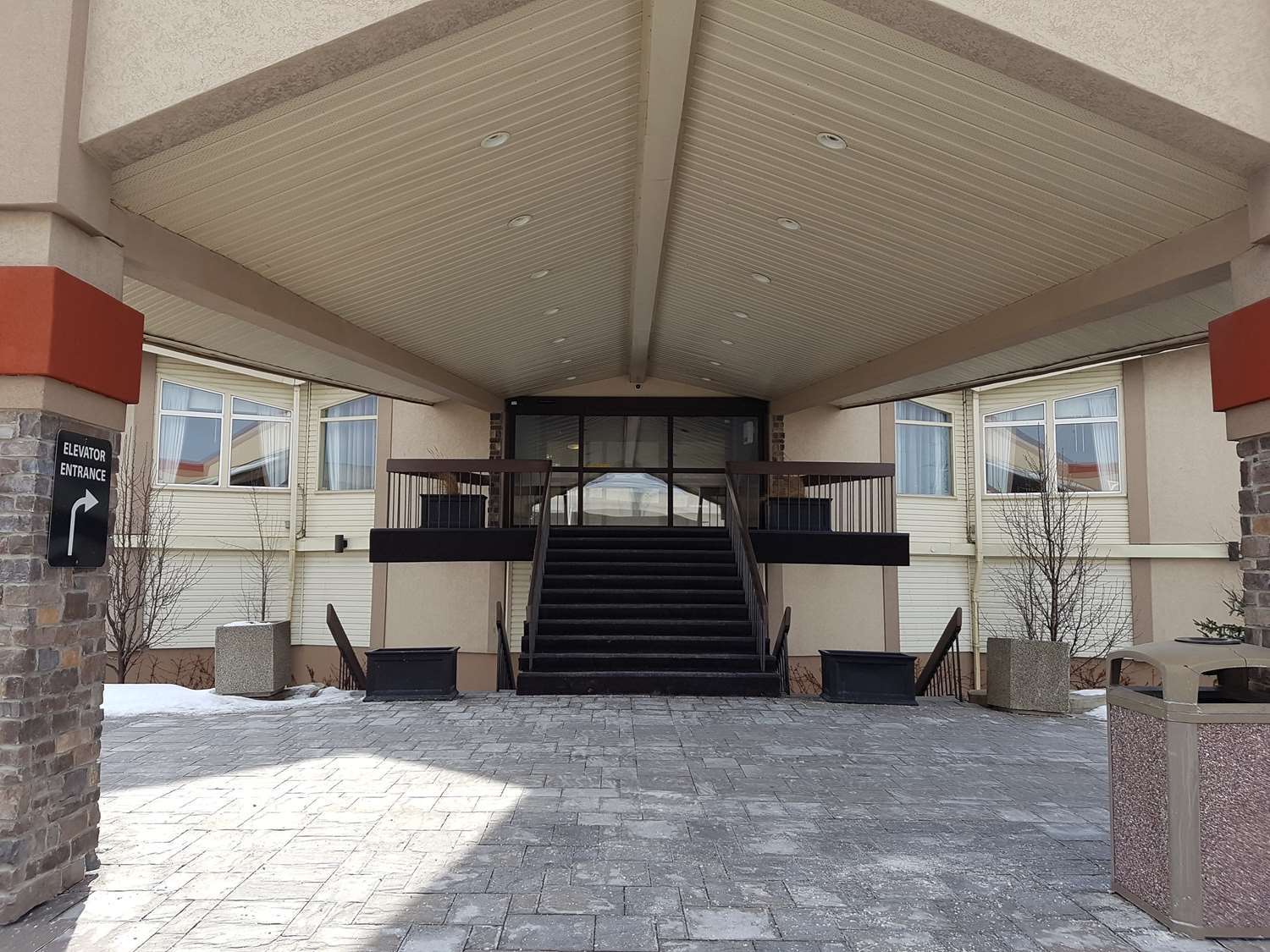 Best Western Plus Durham Hotel&Conference Centre Oshawa Exterior foto